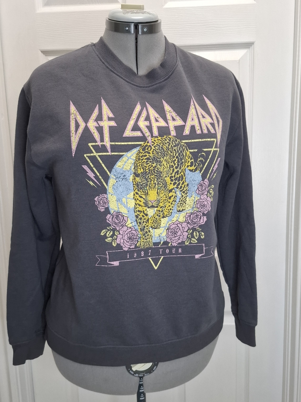 Vintage Graphic Crewneck Sweatshirt - Charcoal